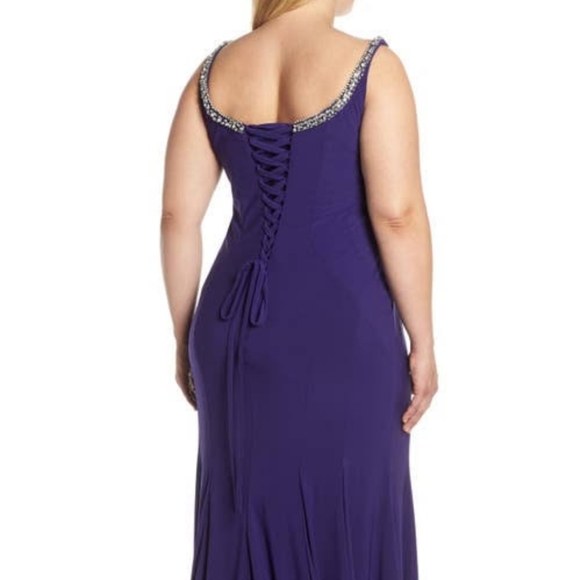 MAC DUGGAL Embellished Jersey Mermaid Gown - Picture 4 of 6